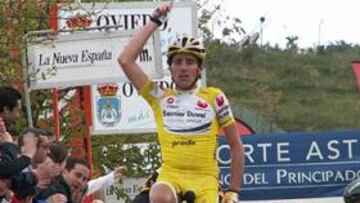 <b>GRAN TRIUNFO.</b> El corredor del Saunier Duval ha vuelto a sumar una victoria esta temporada.