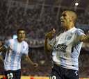 Racing amenaza a la U con el regreso de Ricardo Centurión