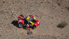 Sébastien Loeb and Fabian Lurquin having a mechanical problem on their Prodrive BRX Hunter T1+ of the Bahrain Raid Xtreme during the Stage 11 of the Dakar 2024 on January 18, 2024 between Al Ula and Yanbu, Saudi Arabia // Eric Vargiolu / DPPI / Red Bull Content Pool // SI202401180392 // Usage for editorial use only // 