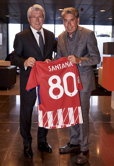 Santana también recibe el tributo del Atlético de Madrid
