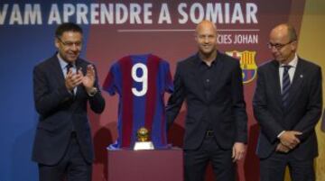 Jordi Cruyff presents the club with the Ballon d'Or won by his father in 1974.