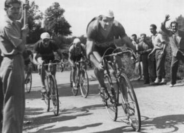 Sus mayores éxitos deportivos los obtuvo en la Vuelta a España donde además de lograr 8 victorias de etapa, en la edición de 1946 consiguió la victoria absoluta.