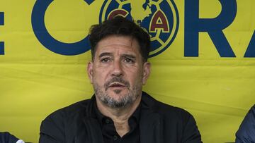 Gustavo Lema head coach of Pumas during the 10th round match between America and Pumas UNAM as part of the Liga BBVA MX, Torneo Apertura 2024 at Ciudad de los Deportes Stadium on September 29, 2024 in Mexico City, Mexico.