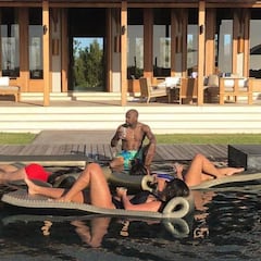 Mayweather reaparece en Instagram en Miami y rodeado de mujeres