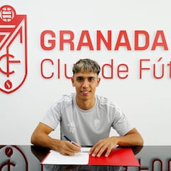 Pere Haro renueva y mira a los mayores