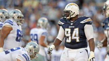 Los Ángeles Chargers - Corey Liuget: El DT es muy bueno. El equipo está dando pasos muy importantes en defensa y necesitan que sea una autentica roca en el medio de la línea. De no ser así podría incluso prescindir de él.