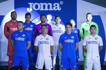 La nueva piel de Cruz Azul y su presentación, en imágenes