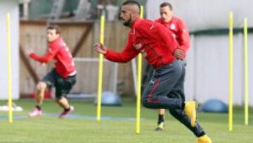 Arturo Vidal será evaluado hasta último momento para determinar si podrá estar ante Bolivia el próximo martes.
