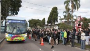 Llegada de la Selección a la comida.