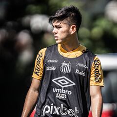 Daniel Ruiz hereda la 7 de Robinho