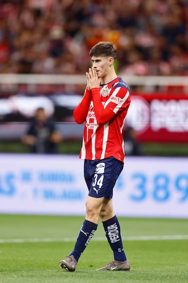 “La Hormiga” se codea con estrellas internacionales