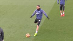 Cristiano bromista: amagó otra vez con tirar el balón a la prensa