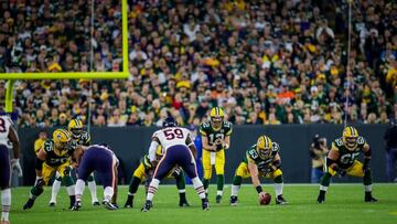 Con todo y una lesi&oacute;n en la rodilla, el quarterback de los Packers lider&oacute; un regreso hist&oacute;rico en Lambeau Field.