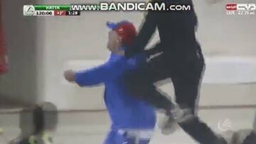 Maradona totalmente desatado: ¡así celebró el pase a cuartos de Copa de su equipo!