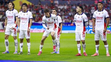 Mateo Chavez and Players of Guadalajara during the 17th round match between Atlas and Guadalajara as part of the Liga BBVA MX, Torneo Clausura 2025 at Jalisco Stadium, on April 19, 2025 in Guadalajara, Jalisco, Mexico.