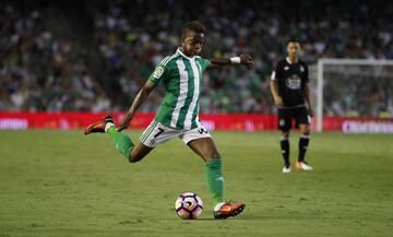 El fino mediapunta conocido en España por su paso en el Real Betis no ha encontrado acomodo en el Chelsea y en verano fue cedido al Vitesse donde se lesionó de gravedad de la rodilla en pretemporada.