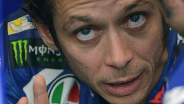 Rossi: "La mayoría se cortaría el meñique por venir a Yamaha"