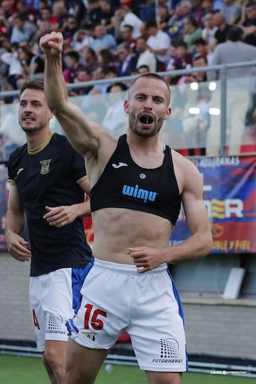 El lateral marcó un gol que vale oro para el Leganés, en el minuto 94. Su tanto daba el triunfo a los pepineros, que recuperaban de esta manera el liderato. Además, se apuntó la asistencia del primer gol, obra de Diego García.