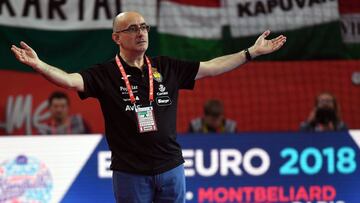 EPA509. VARAZDIN (CROACIA), 15/01/2018.- El entrenador espa&ntilde;ol Jordi Ribera da instrucciones durante el partido correspondiente al grupo D del Europeo de Croacia 2018, disputado ante Hungr&iacute;a en Varazdin, Croacia, el 15 de enero del 2018. EFE/Georgi Licovski