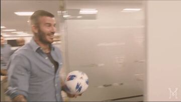 Beckham sorprende a fanática de Inter Miami y le entrega premio