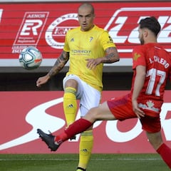 1x1 del Cádiz: un cabezazo de Cala devuelve el liderato al Cádiz