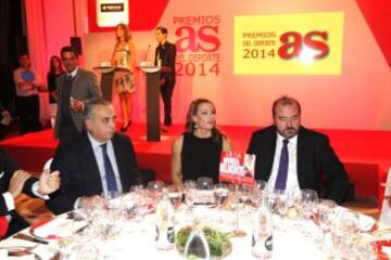 Premios AS 2014. Pepe Saez, Mireia Belmonte y Jos¨¦ Luis Sainz.