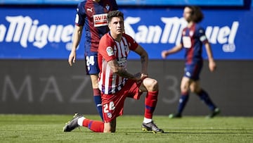 Giménez con el Atlético ante el Eibar.