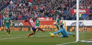 Fernando Torres marca el 3-1 para los rojiblancos y su gol 100.