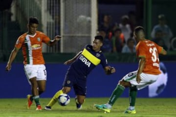 Buenos Aires 11 Marzo 2017
Banfield vs Boca por la fecha 15 del Torneo de la Independencia del Futbol Argentino, en el Estadio Florencio Sola, Banfield.
Alexis Soto de Banfield y  Cristian Pavon de Boca Juniors\
Foto Ortiz Gustavo