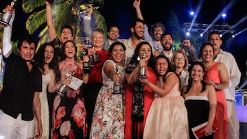 Actores y actrices recibiendo la estatuilla de los Premios India Catalina