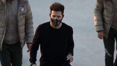 06/01/21 PARTIDO COPA DEL REY Cornella - Atletico de Madrid Llegada AL ESTADIO SIMEONE