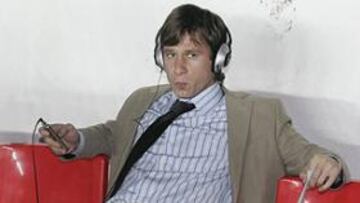 <strong>PASA FACTURA.</strong> Polémica biografía de Cassano en la que Capello no se libra de sus críticas.
