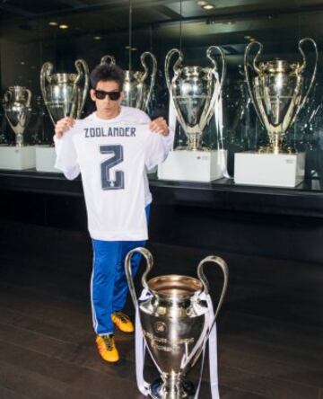 Ben Stiller poses with his Zoolander 2 shirt.