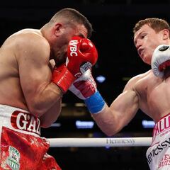 El impactante golpe de 'Canelo' que mandó a la lona a Yildirim