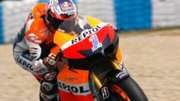 <b>Casey Stoner</b>.