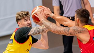 Juancho Hernangómez y Willy Hernangómez en un entrenamiento con la Selección española.