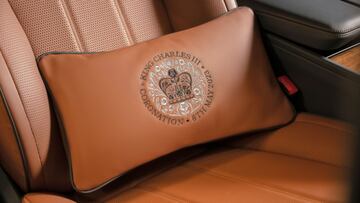 Bentley crea unos exclusivos cojines en honor al Rey Carlos III