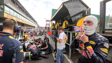 Verstappen justo antes de salir a pista.