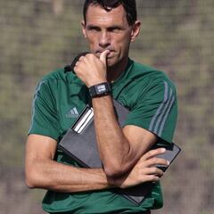 "Hay recambio": el DT uruguayo que fue ofrecido a la Roja