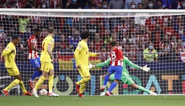 1-2. Antoine Griezmann marca el primer gol.