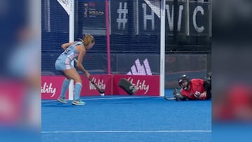 La han nombrado la mejor parada de la historia del hockey y es que es una entre un mill¨®n