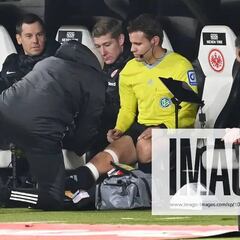 La plaga de lesiones llega a los árbitros: Brych se rompe el cruzado