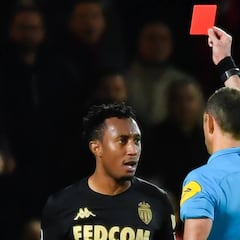 Gelson Martins, sancionado seis meses por empujar a un árbitro