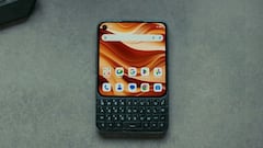 Si eras fan de BlackBerry en 2010, enhorabuena: este nuevo teléfono presentado en el MWC es su auténtico heredero moderno