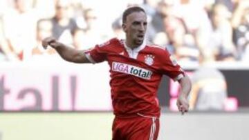 El futbolista francés Franck Ribery descartó hoy todos los rumores que le sitúan en la órbita del Real Madrid al afirmar que "nunca jamás" había expresado su "intención de irse al Real Madrid", y además expresó si el hubiera querido ese destino "lo hubiera dicho públicamente"