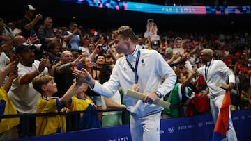 Marchand confiesa la “tormenta” perfecta que vivió en París 2024