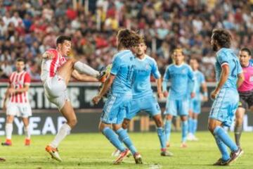 Los dos campeones mundiales disputaron un duelo amistoso, donde su equipo el NY City cayó 2-1 ante el Necaxa en el estadio Victoria de Aguascalientes.