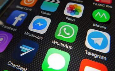 WhatsApp no compartirá tus datos con Facebook, de momento