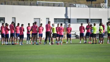 Yacine Qasmi cenó con un jugador del Fuenlabrada saltándose el protocolo