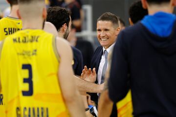 Triunfo, celebración y premio doble para el Gran Canaria. Campeón de la Eurocup y clasificación directa para la Euroliga la próxima temporada. En la imagen, Jaka Lakovic.